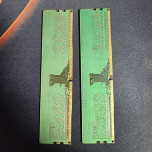 ddr4 8기가 두개 팝니다.