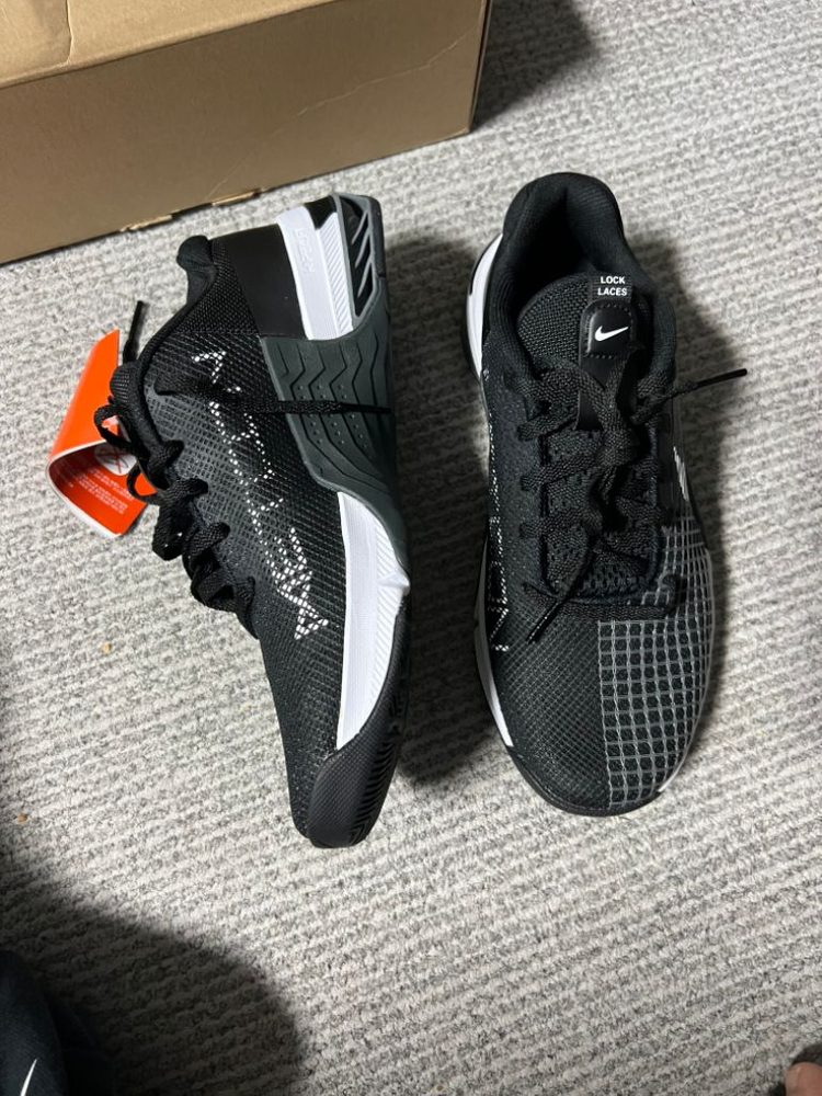 나이키 메트콘8 240--1