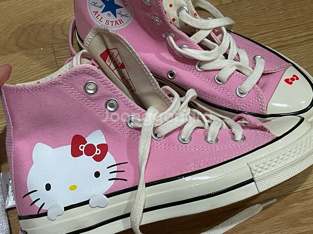 키티 2018 한정판 컨버스--2