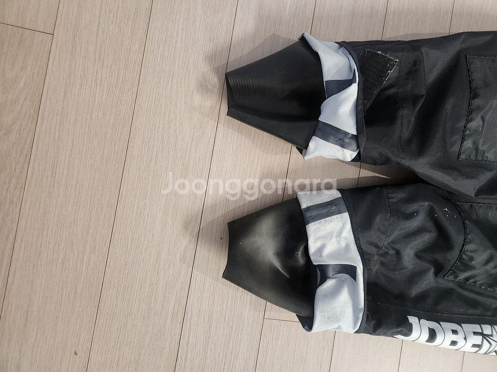 JOBE 드라이슈트 L size 판매합니다.--1