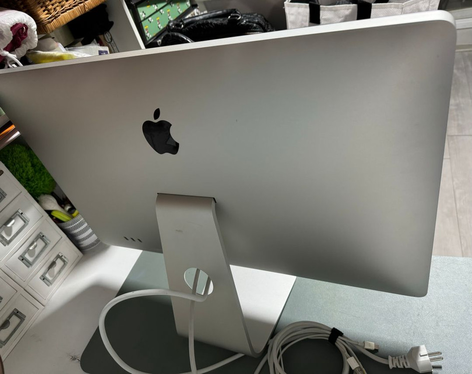 애플시네마 27인치 A1316--1