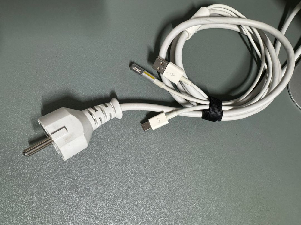 애플시네마 27인치 A1316--2