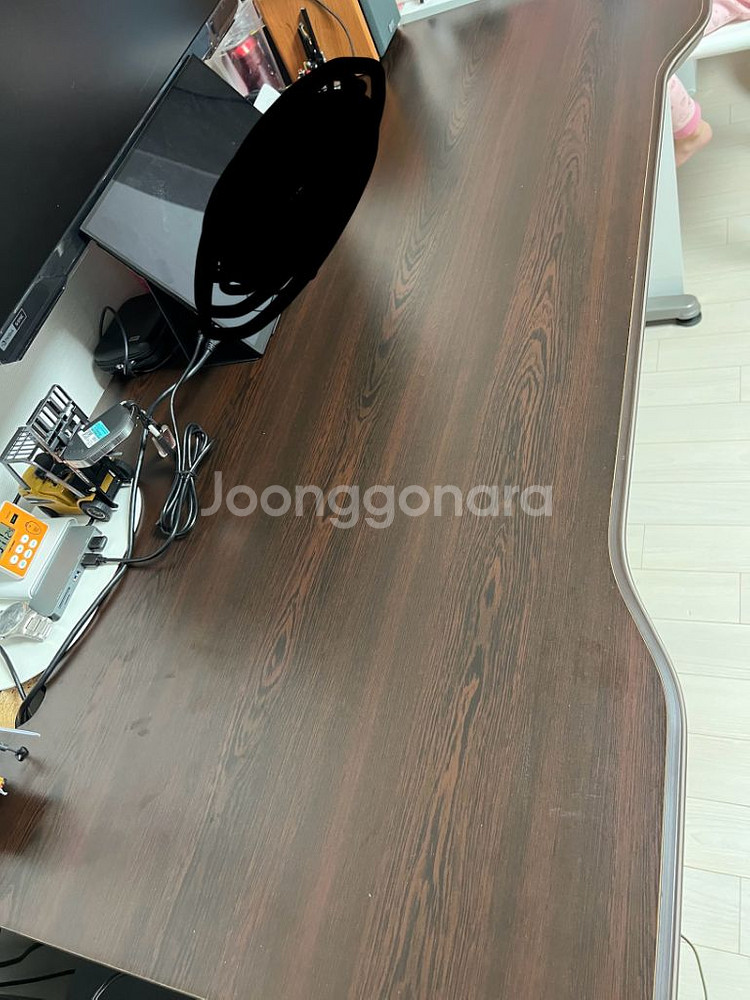 이사때문에 상태좋은 넓은 튼튼한 책상팔아요--1