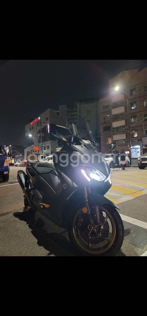 티맥스 560 21년식 팝니다--2