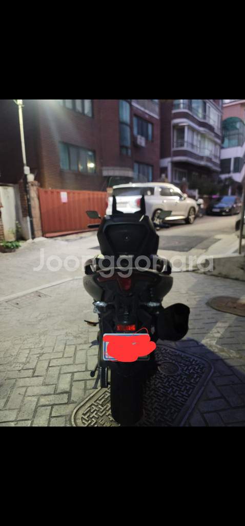 티맥스 560 21년식 팝니다--5