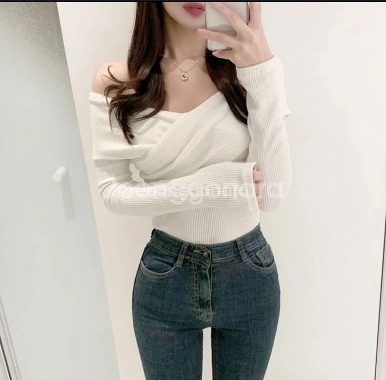 흰색 오프숄더 랩 골지티--1
