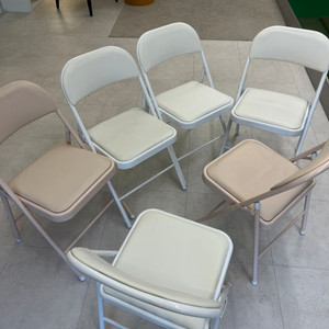 (새상품급) 간이 접이식 의자 6개 판매합니다.