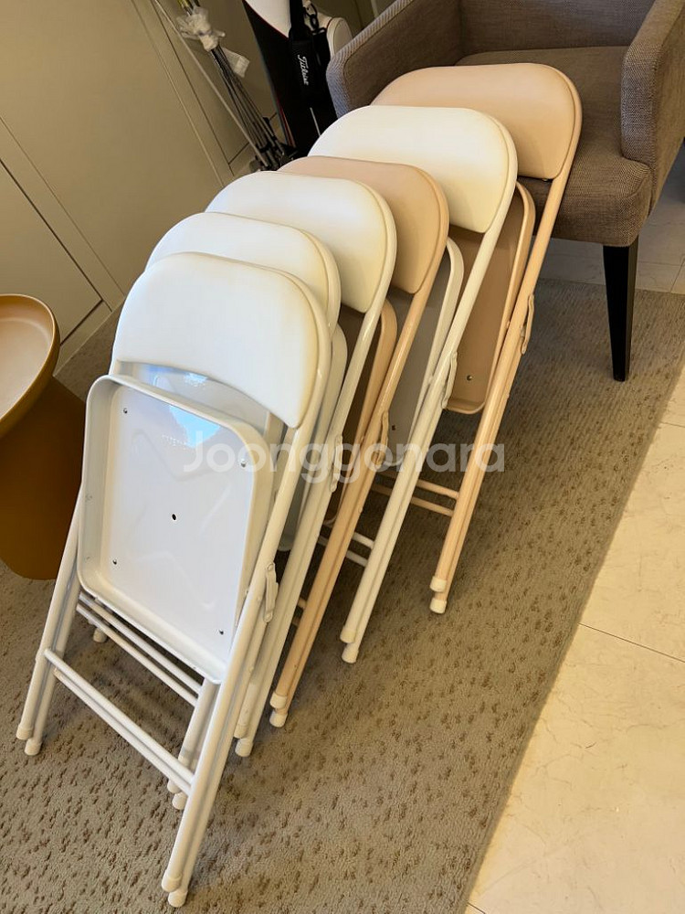 (새상품급) 간이 접이식 의자 6개 판매합니다.--7