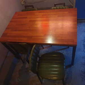 (구매한지 한달된) 업소용 테이블과 의자