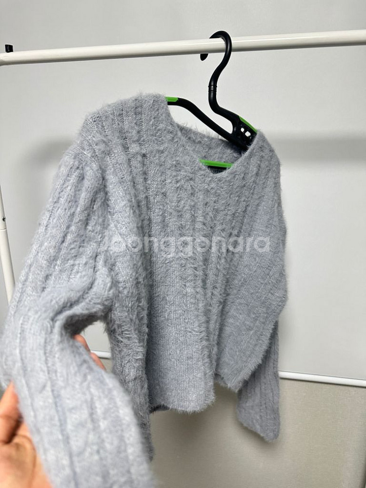 그레이 크롭 니트 브이넥--1