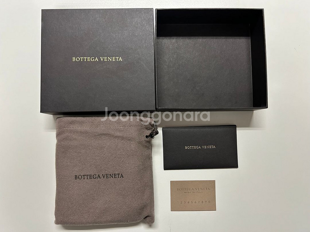 보테가베네타 뉴 인트레이차토 명품 남자 반지갑 새제품--2