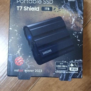 삼성 휴대용 SSD T7 쉴드 1TB External