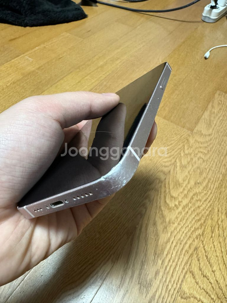 아이폰13 핑크 128 판매합니다--5