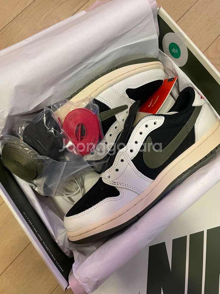 나이키 트래비스스캇 올리브 컬러 판매합니다--5