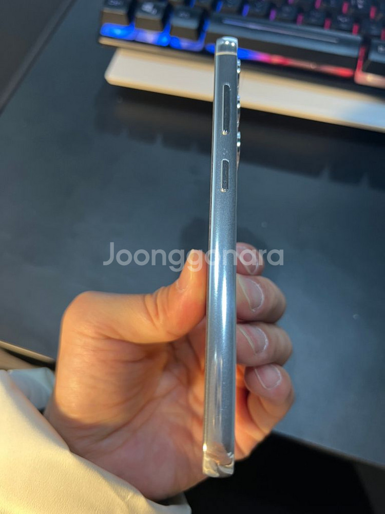 갤럭시s23 256 크림 색상입니다--5