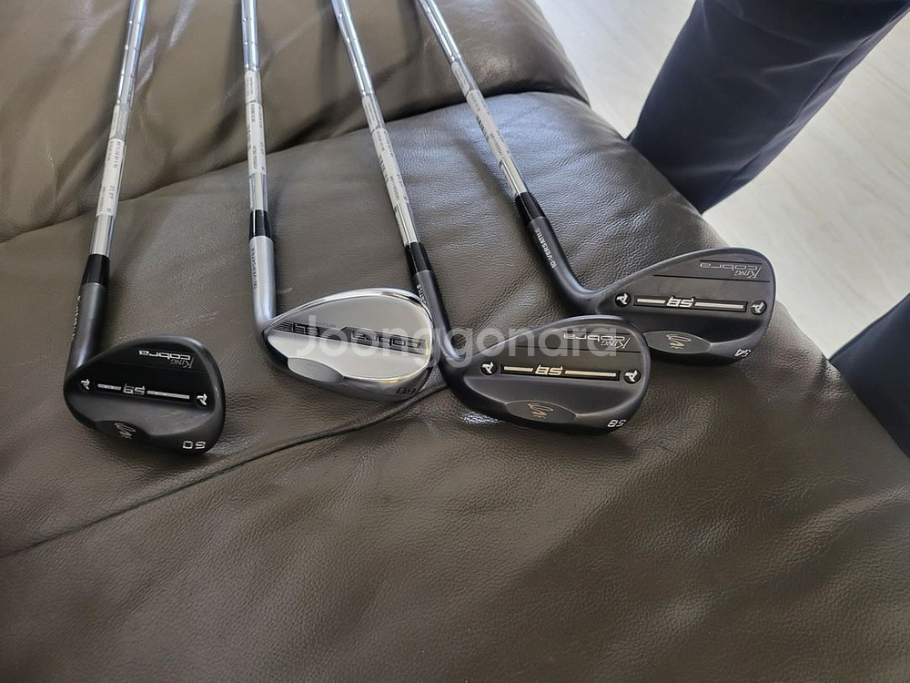 코브라 아이언 웨지 세트 팝니다--5
