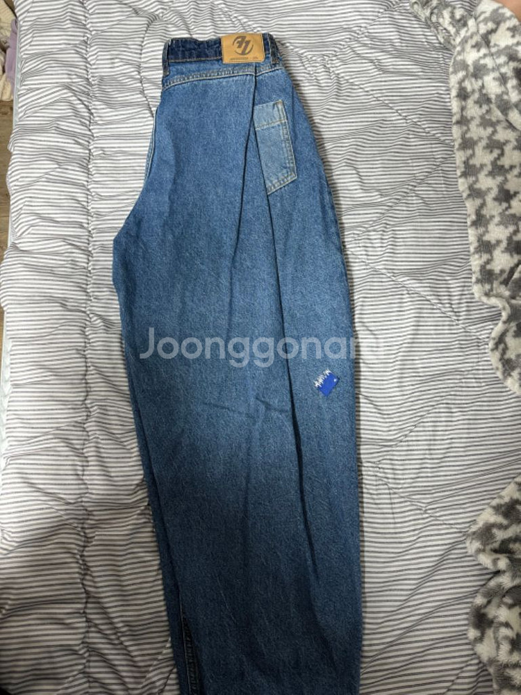 아더에러x자라 배럴진 36 판매합니다--1