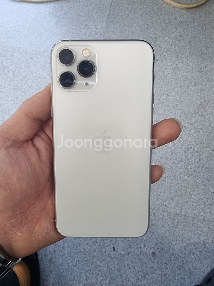 아이폰 11 pro 256GB 액정교체--6