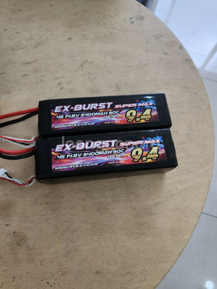 rc카 배터리 ex-burst 4셀 판매합니다.--0