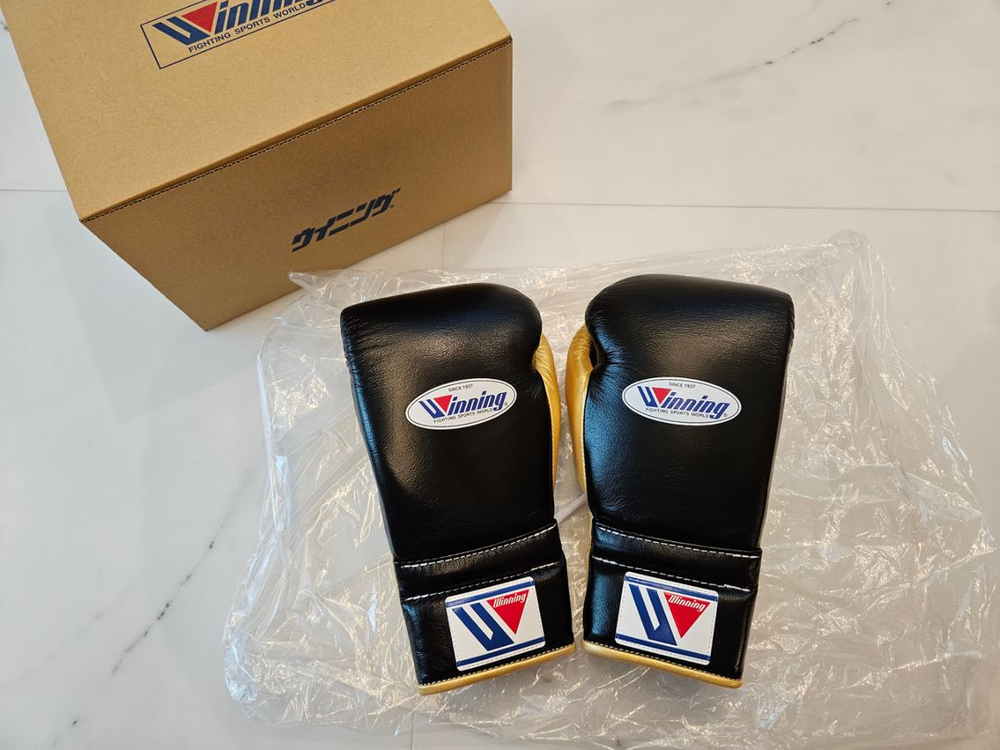 위닝글러브 12온스 커스텀 블랙&골드 파이핑--1