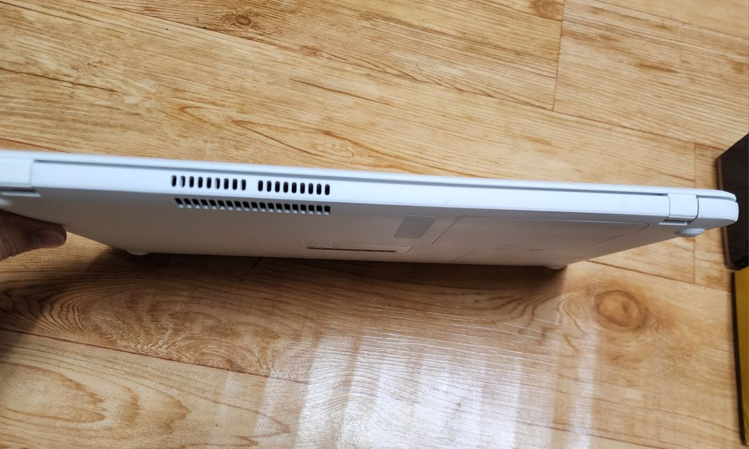 삼성 노트북 15인치 NT550EBE-K34팝니다--4