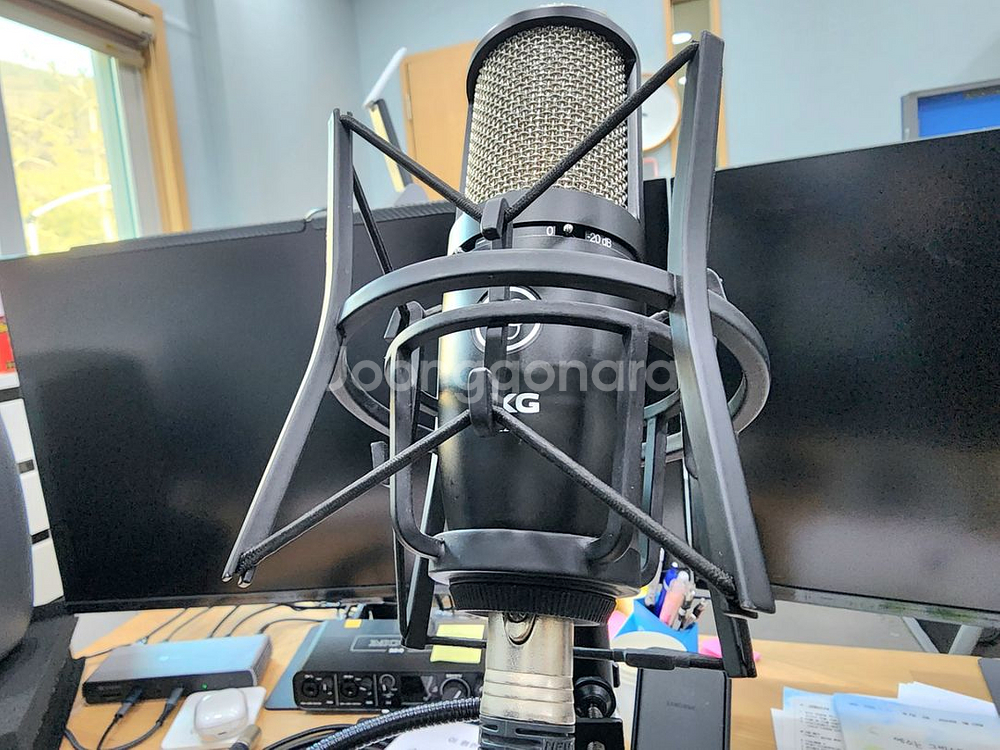 콘덴서 마이크 AKG p220--0