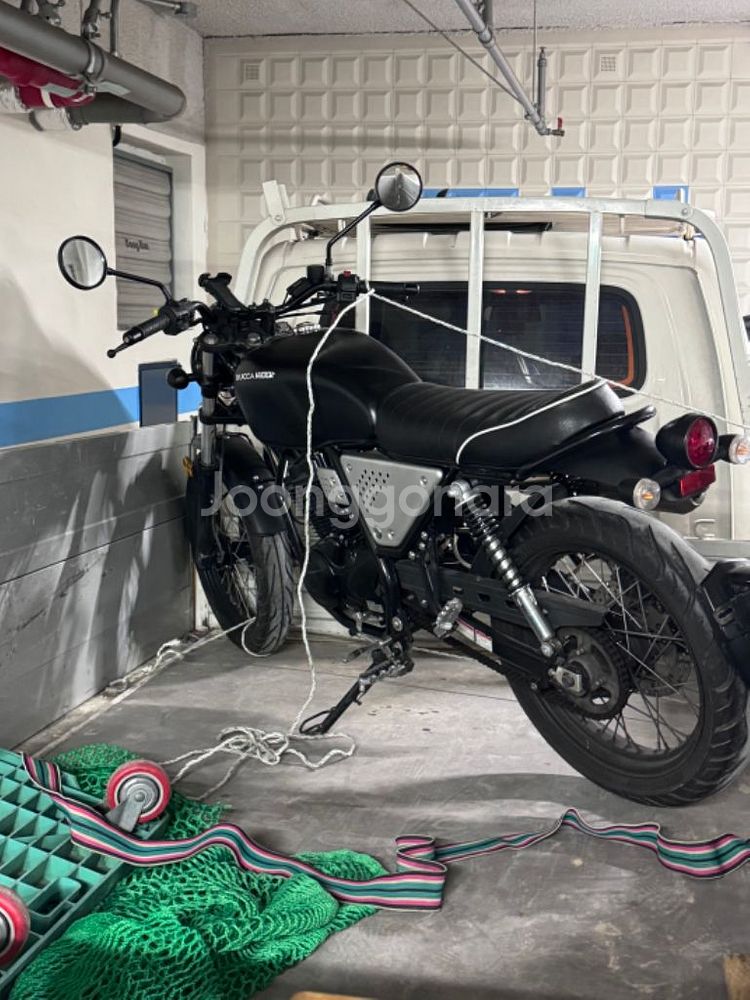 부캐너 125 20년식 7600km 블랙--4