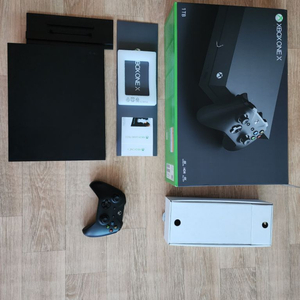 XBOX ONE X 팝니다.