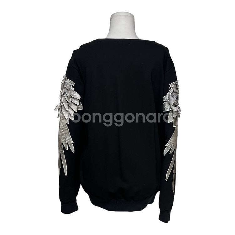 기모 자수 날개 맨투맨 블랙--2