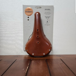 브룩스 B17 허니 색상 가죽 안장 팔아요