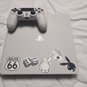 PS4 플스 슬림 글레이셔 화이트 팔아요 ~ 부산