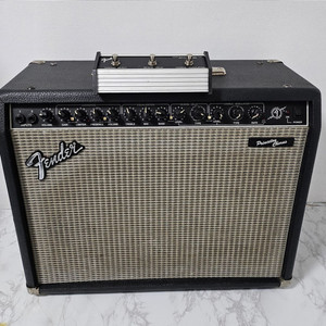 FENDER PRINCETON CHORUS +3FST