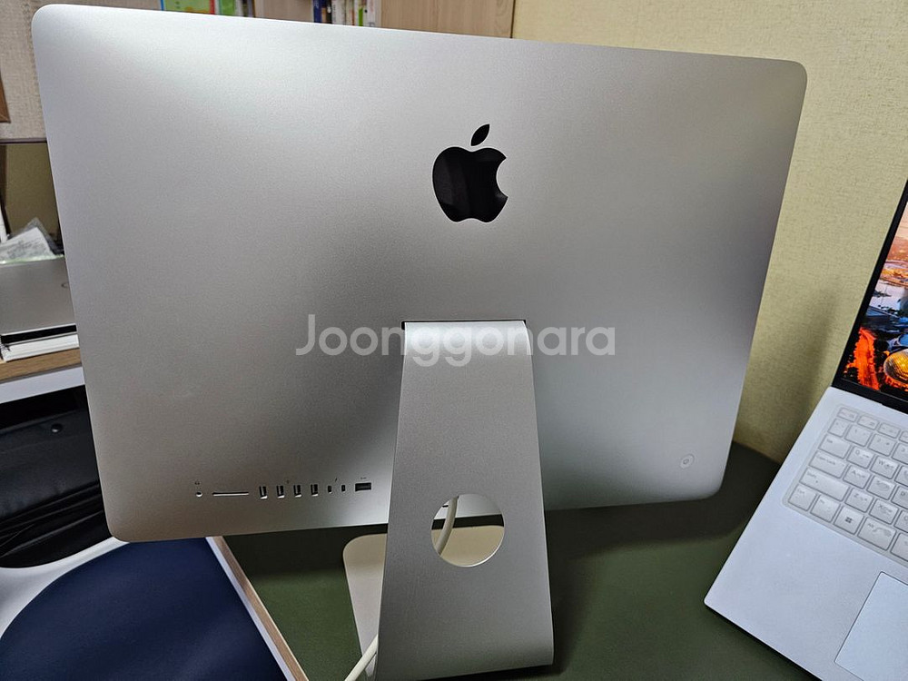 아이맥 2019 21.5 VEGA 4G--5