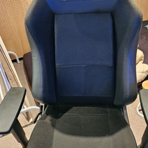 제닉스 오비스 M300 메쉬 게이밍 컴퓨터 의자