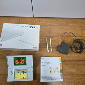 닌텐도 DSLITE,젤다 몽환의모래시계,삼국지DS팝니다