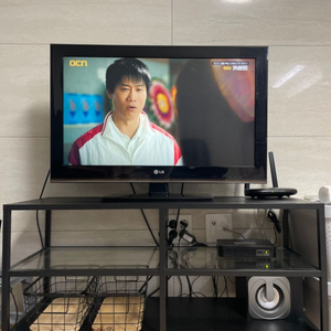 LG tv 32인치 + 티비다이 tv거치대