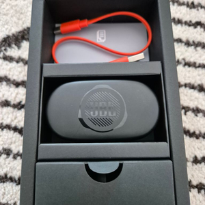 JBL quantum TWS 무선이어폰 급처