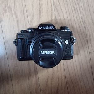 미놀타 X700 필름카메라 + 50mm 단렌즈 팝니다.