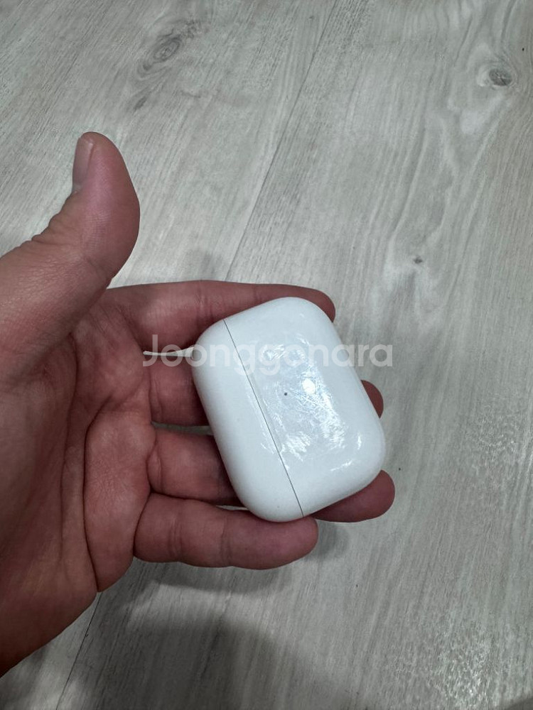 에어팟프로2 라이트닝 애케플 팝니다.--5