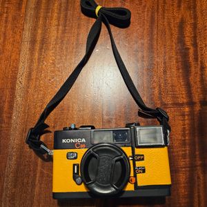 코니카 c35ef 필름카메라 (앤디워홀 카메라)