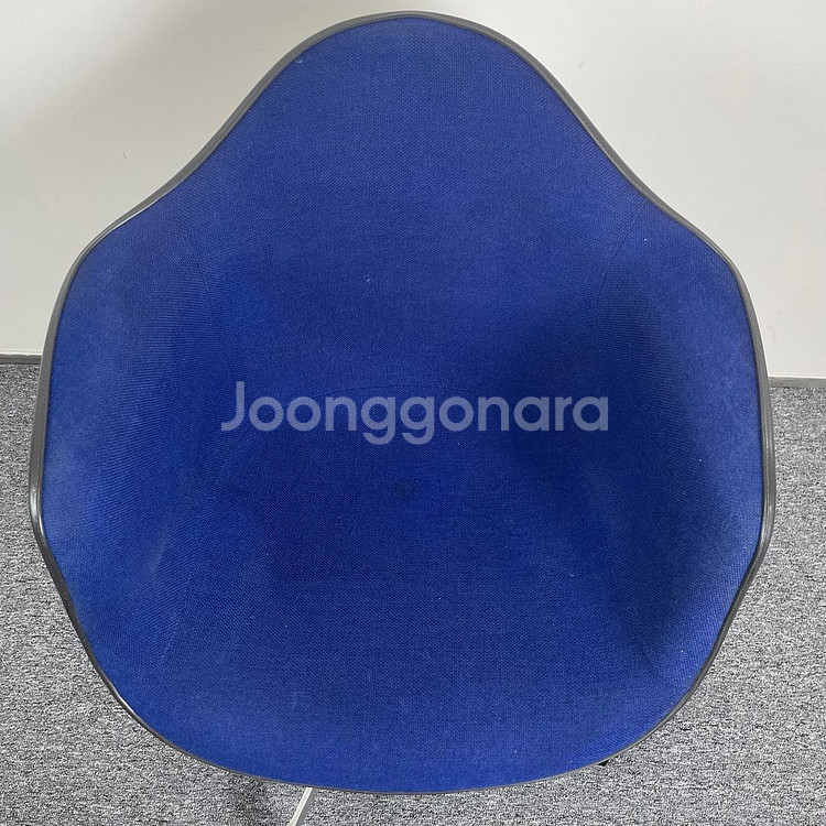 허먼밀러 임스 파이버글래스 암체어 DAT--3