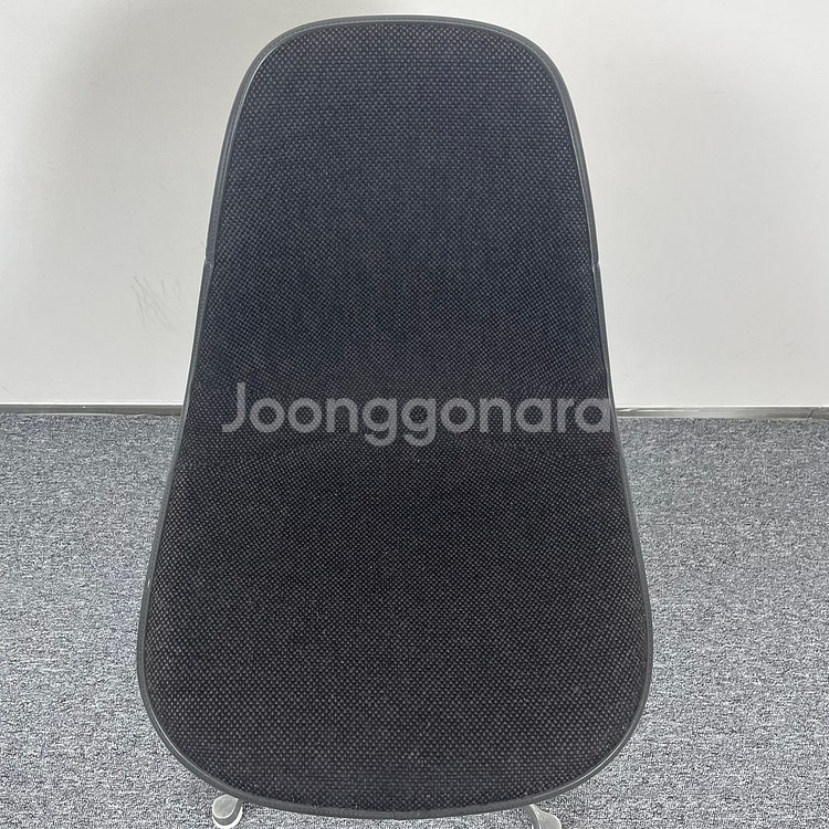 허먼밀러 임스 파이버글래스 사이드체어 PSCC 블랙--4