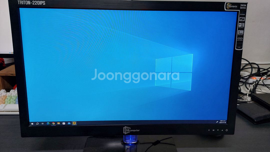 22인치 모니터팝니다--0