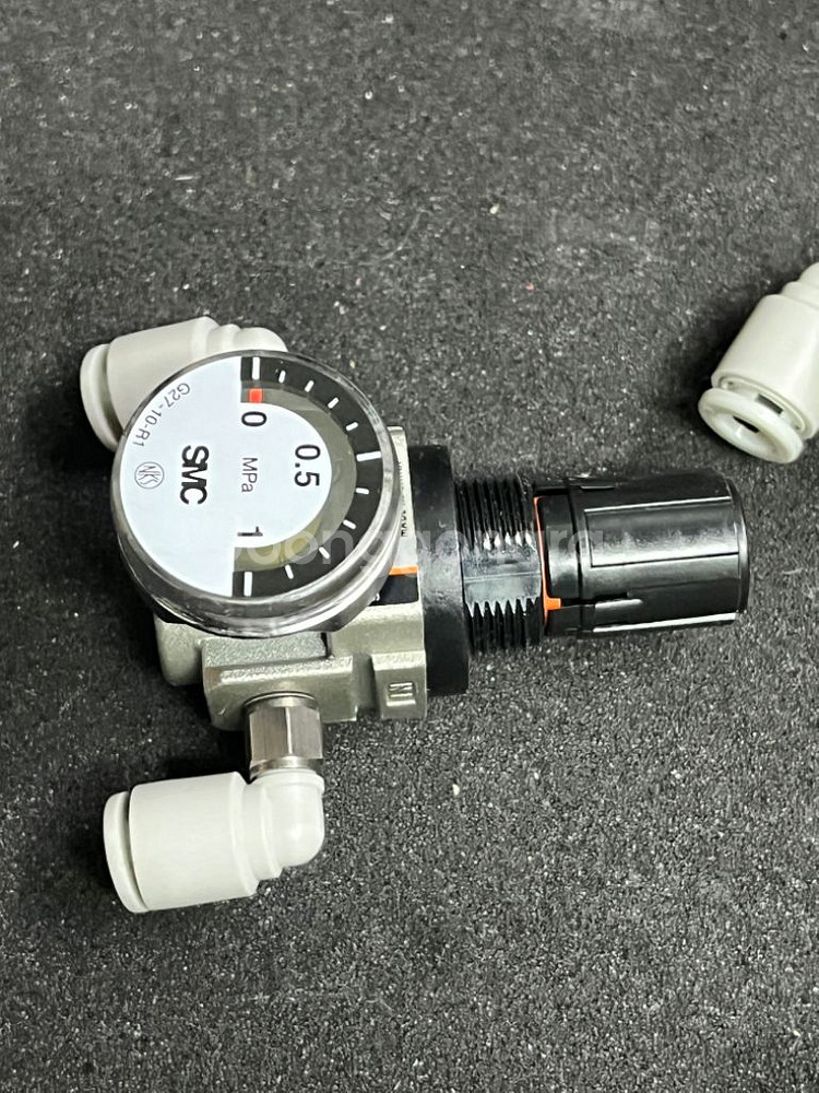 SMC AR10-M5BG Regulator 2개 일괄--1