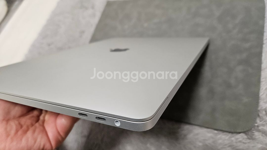 맥북프로16인치 i9고급형 1테라 무흠집,무기스 새것--5