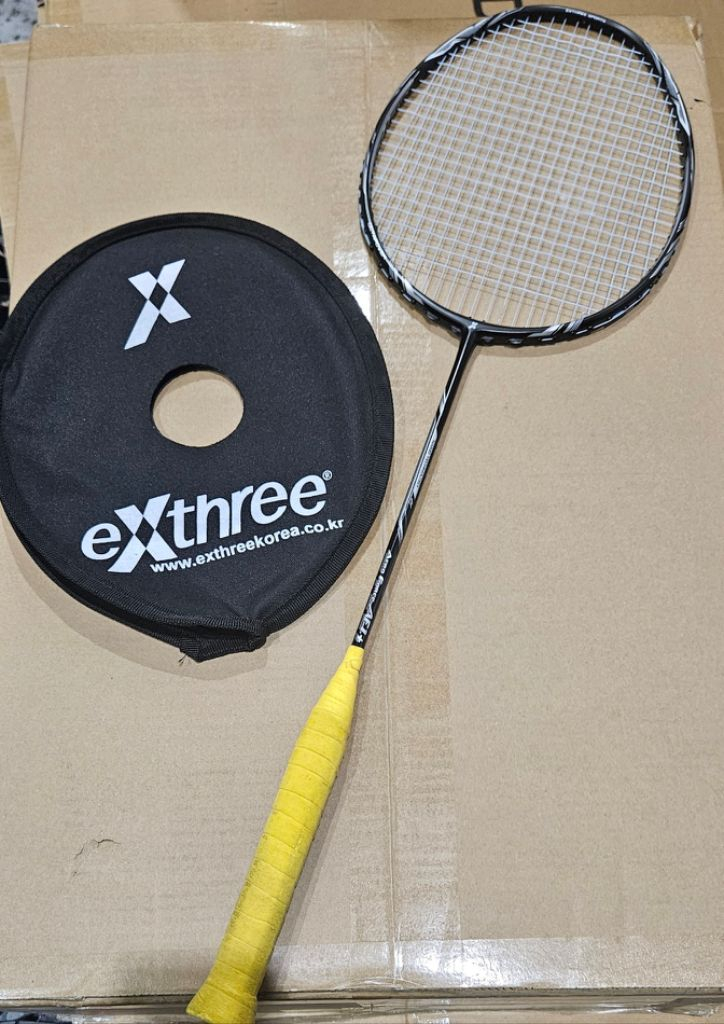 배드민턴 라켓 팔아요~~--2
