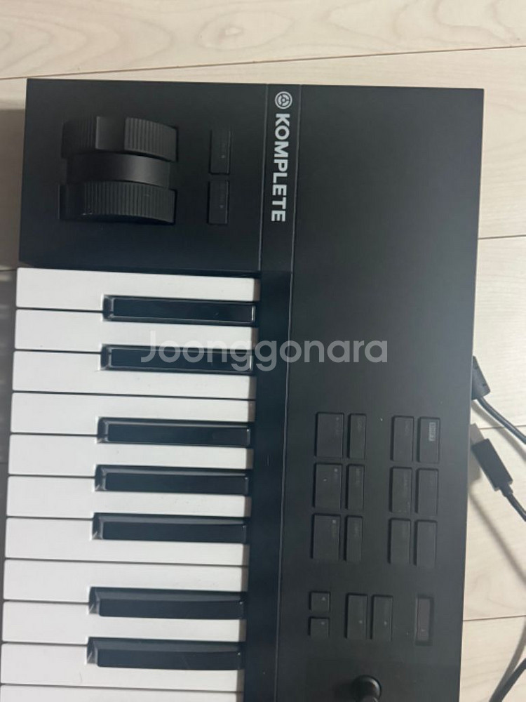 NI KOMPLETE a49 마스터키보드--3