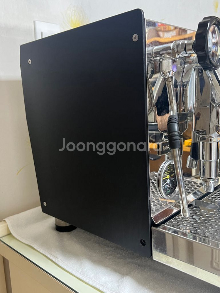엘로치오 마누스v2 커피머신--1