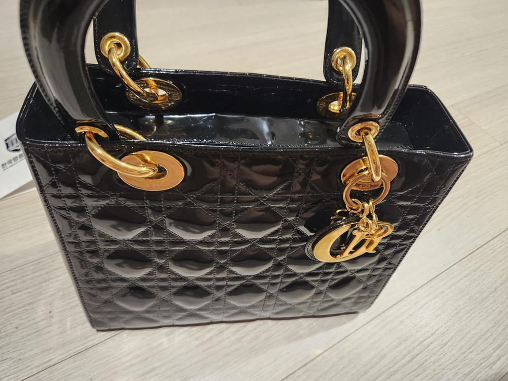 디올 레이디 미디움 페이던트 판매--2