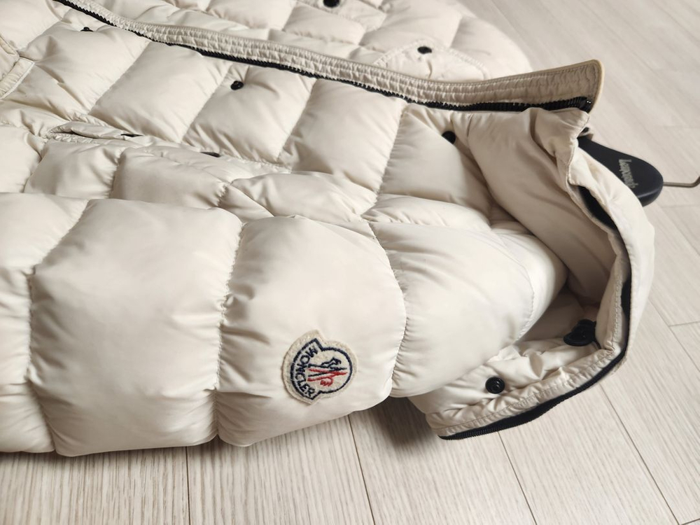 몽클래어 화이트 경량패딩 판매--1